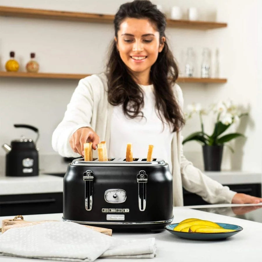 Black 4 Slice Toaster J582