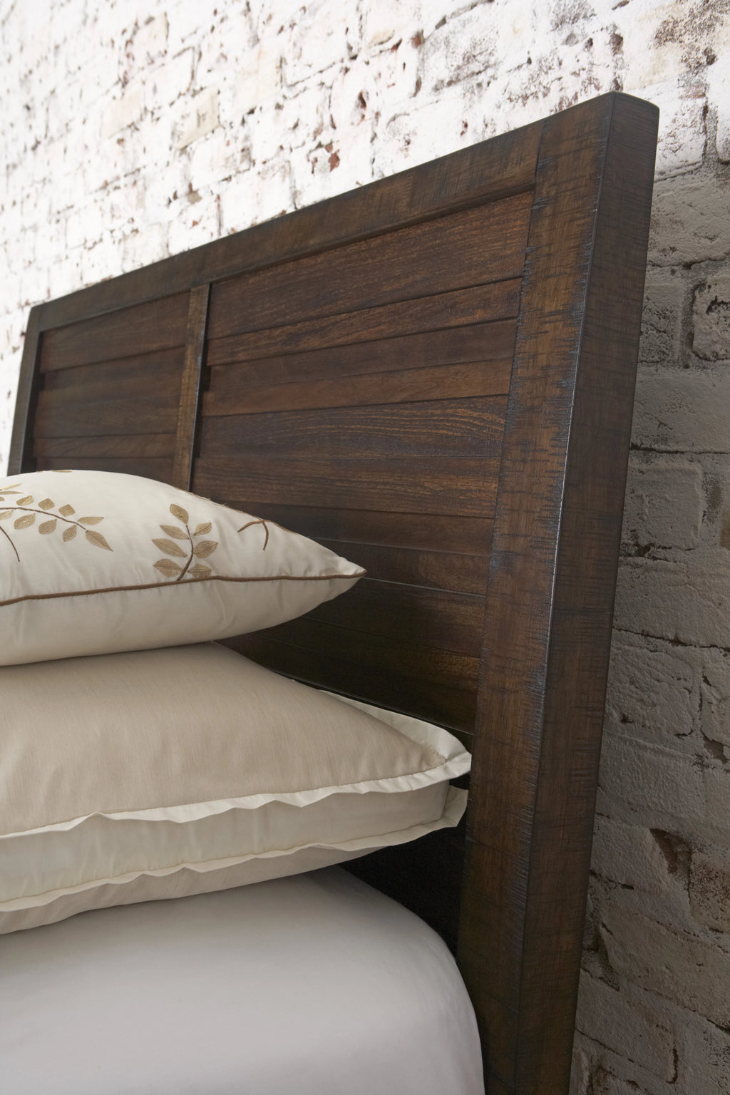 Espresso Wood Bedroom Set with King Bed Dresser Mirror Nightstand Chest P3742