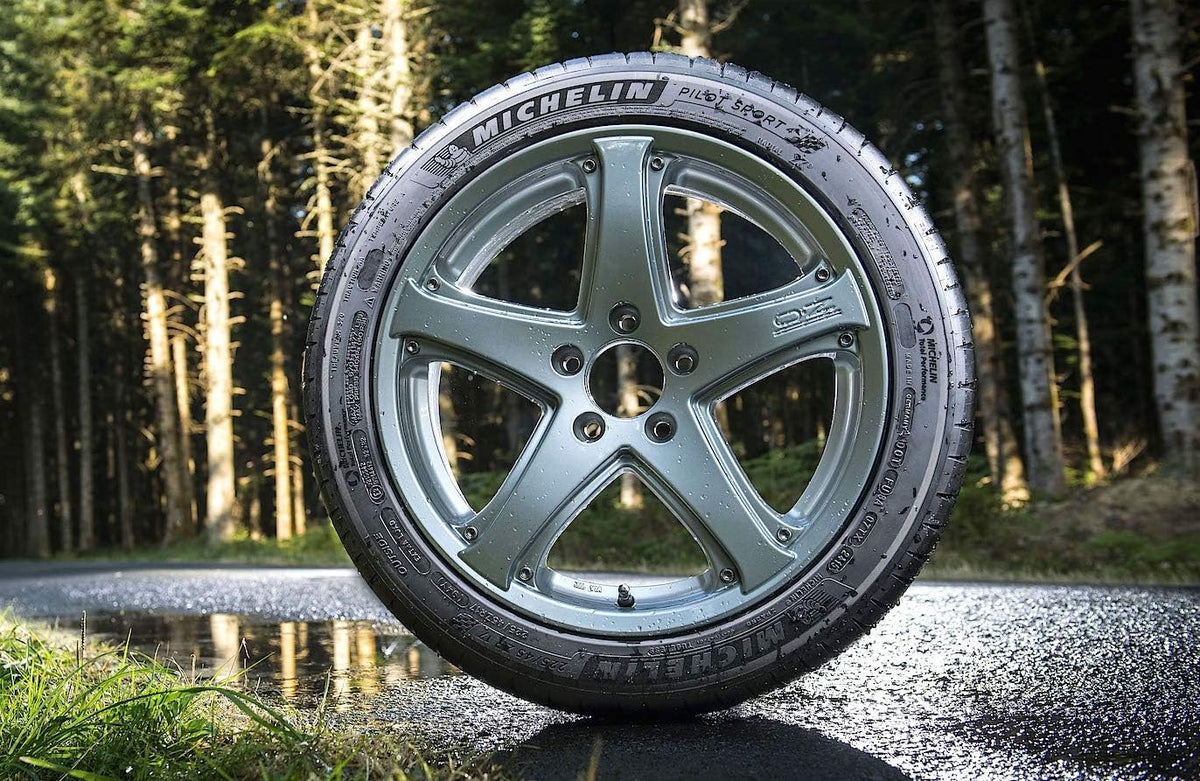 Summer Radial Car Tire 265/35ZR18/XL (97Y) U531112