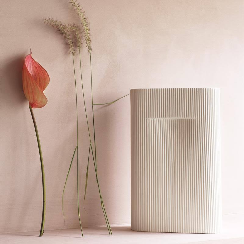 Off-White Vase Q172