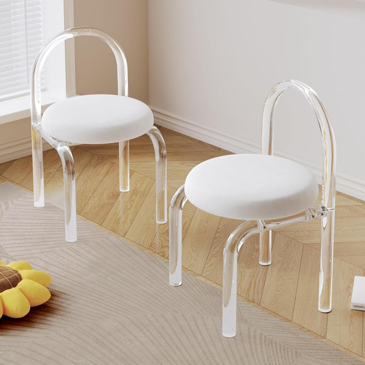 Clear Acrylic Chair I7786